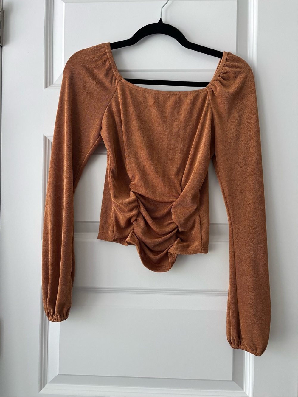 Red by BKE Camel Ruched Long Sleeve Peasant Top Size XS